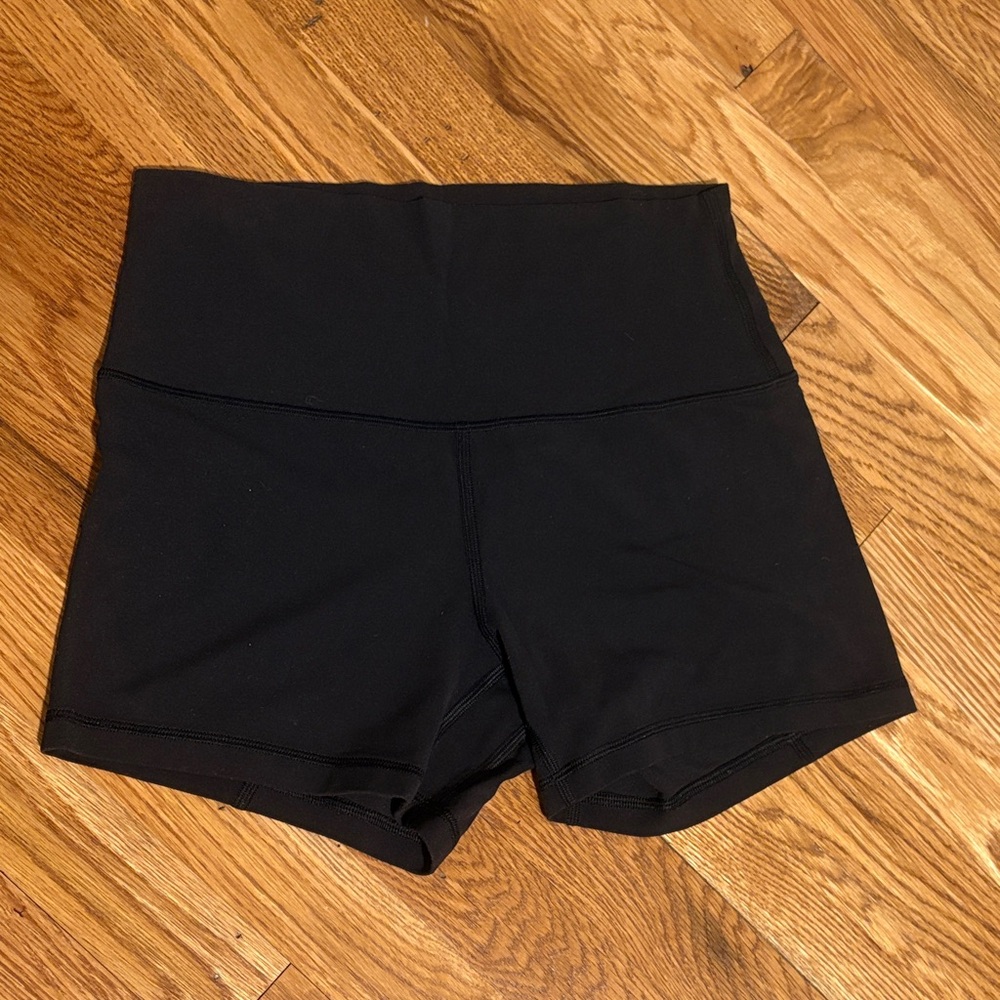 Lululemon Size 8 Womens Booty Shorts